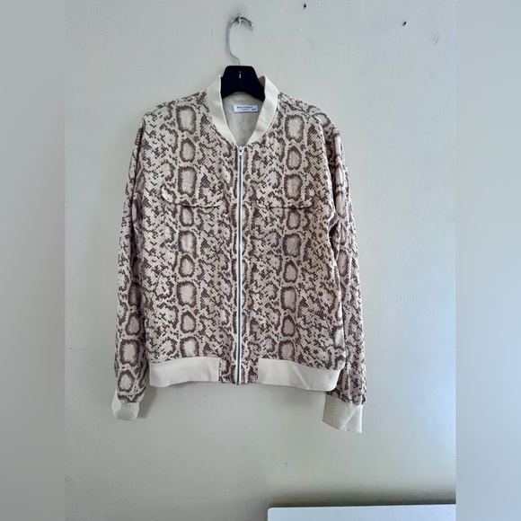 Equipment Jackets & Blazers - Equipment Femme Cream Snake Print Jacket Silk